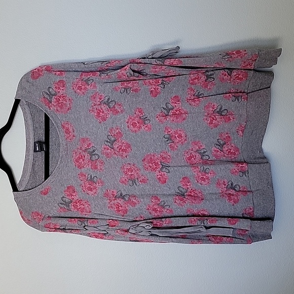 Torrid Romantic Novelty size 1X hidden Minnie lace up sleeve sweater top - Picture 2 of 7
